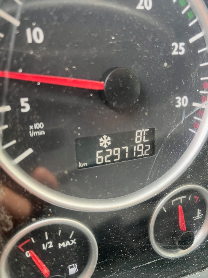 MAN 8.220 4X2 Pritschenwagen - Camion à rideaux coulissants: photos 4 MAN 8.220 4X2 Pritschenwagen - Camion à rideaux coulissants: photos 4