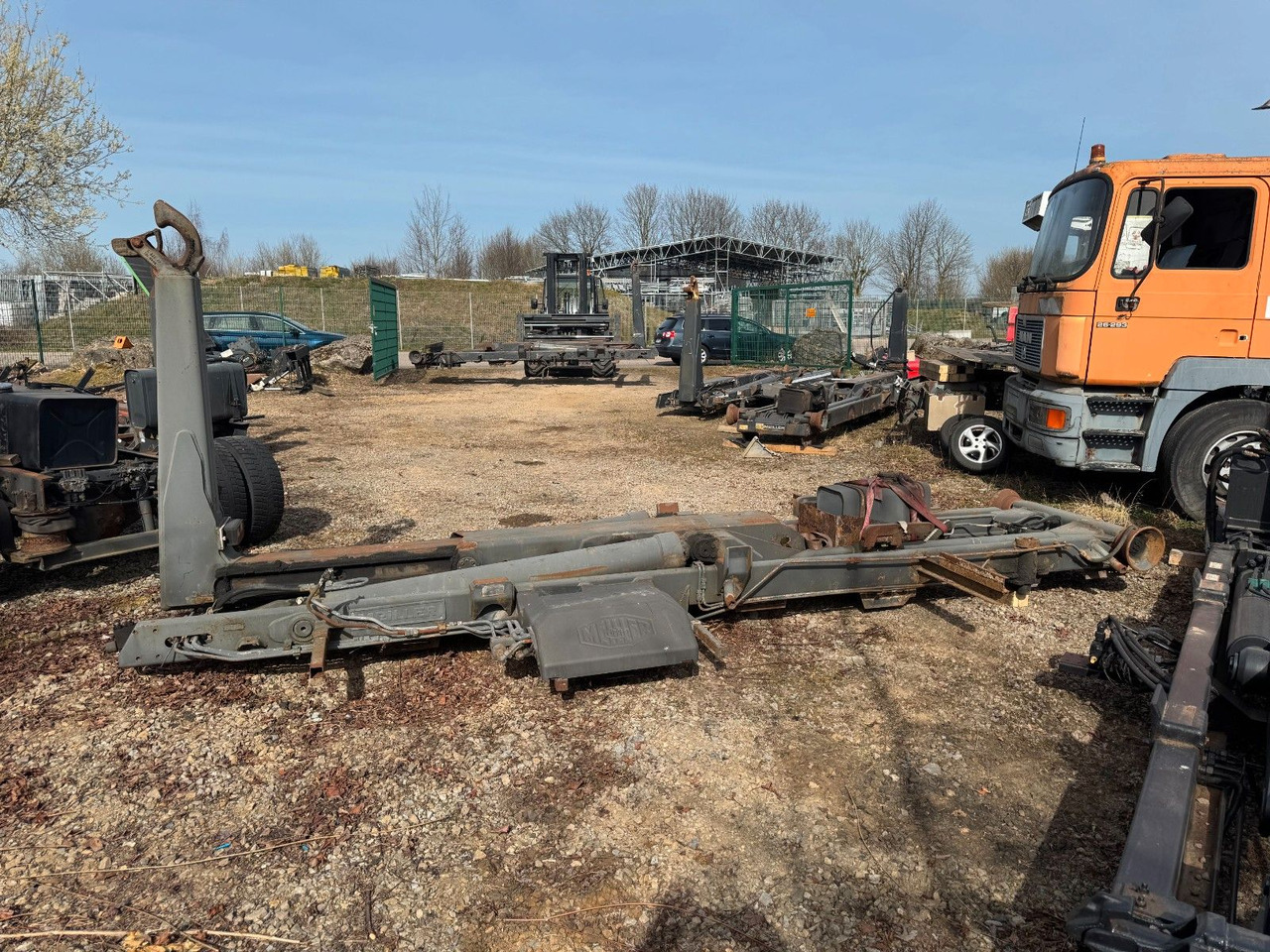 Meiller Abrollaufbau für 6X4 mit 3,90   Radstand - Camion ampliroll: photos 4 Meiller Abrollaufbau für 6X4 mit 3,90   Radstand - Camion ampliroll: photos 4