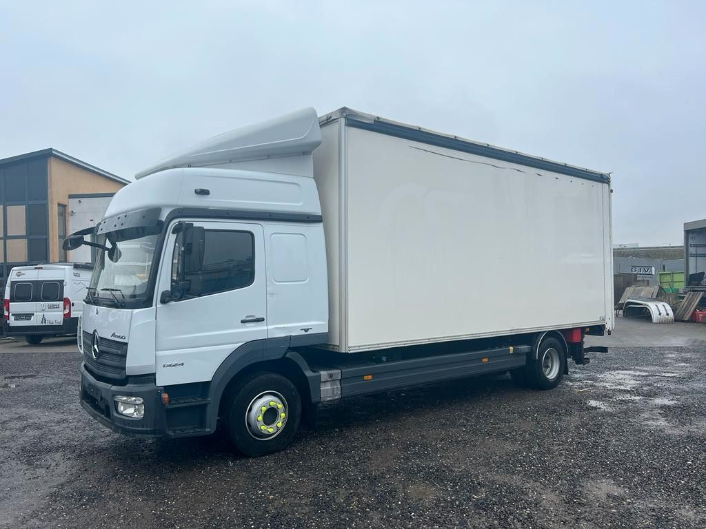 Mercedes-Benz 1324 4X2 Koffer Plane 6 to. Hebebühne - Camion fourgon: photos 1 Mercedes-Benz 1324 4X2 Koffer Plane 6 to. Hebebühne - Camion fourgon: photos 1