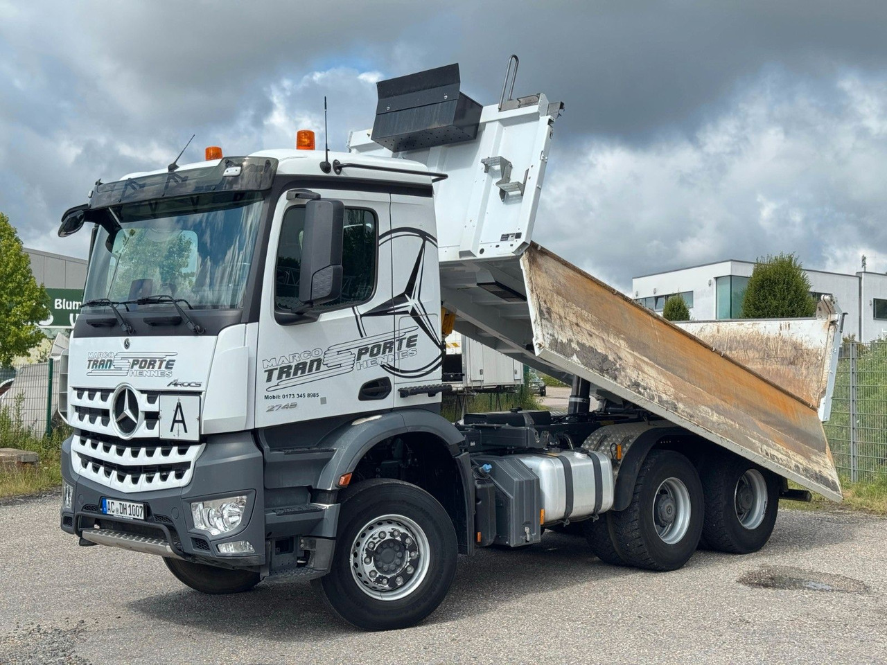 Mercedes-Benz 2648 6x4 3S. Kipper Meiller Bordmatik Top Zust. Mercedes-Benz 2748 6x4 Meiller 3S. Kipper Bordmatik | Retarder - Camion benne: photos 3 Mercedes-Benz 2648 6x4 3S. Kipper Meiller Bordmatik Top Zust. Mercedes-Benz 2748 6x4 Meiller 3S. Kipper Bordmatik | Retarder - Camion benne: photos 3