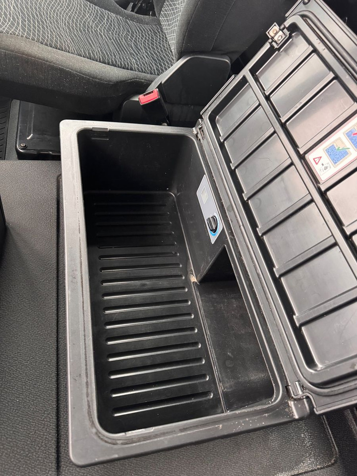 Mercedes-Benz 3748 8X4 Meiller Abroller mit Funk Top  Zustand - Camion ampliroll: photos 4 Mercedes-Benz 3748 8X4 Meiller Abroller mit Funk Top  Zustand - Camion ampliroll: photos 4