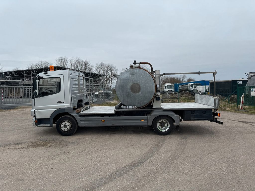Mercedes-Benz 818 4X2 ROM Toilettenwagen - Camion hydrocureur: photos 1 Mercedes-Benz 818 4X2 ROM Toilettenwagen - Camion hydrocureur: photos 1