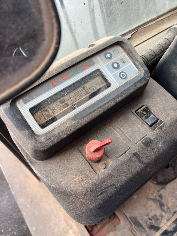 Nissan 32 Diesel 13100 Stunden Nissan 32 Diesel 13100 Stunden - Chariot élévateur: photos 3 Nissan 32 Diesel 13100 Stunden Nissan 32 Diesel 13100 Stunden - Chariot élévateur: photos 3