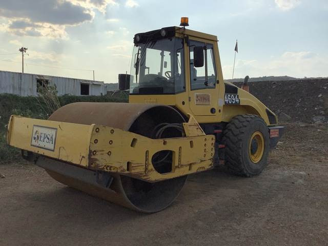 Bomag BW219DH-4 - Compacteur à pieds de mouton/ Monocylindre: photos 1 Bomag BW219DH-4 - Compacteur à pieds de mouton/ Monocylindre: photos 1