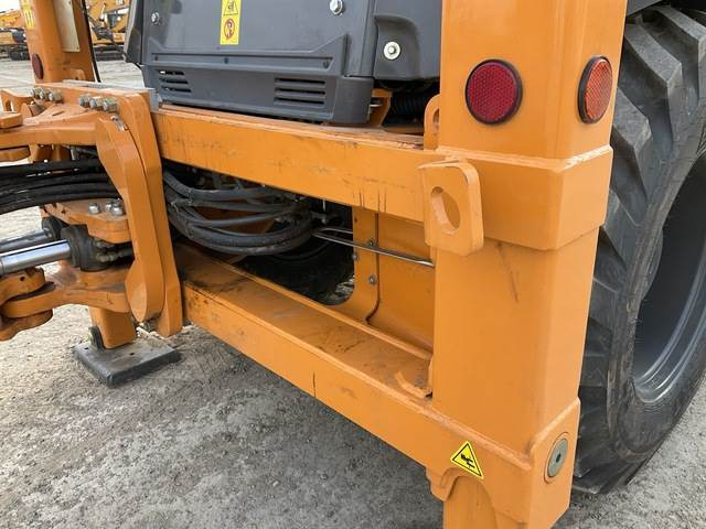 Tractopelle CASE 570SV: photos 8
