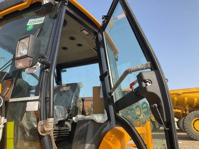 Tractopelle JCB 3DX: photos 11