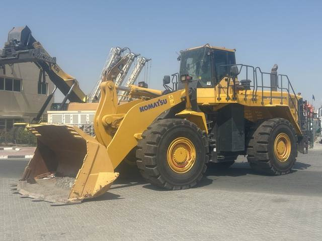 Komatsu WA600-6R - Chargeuse sur pneus: photos 1 Komatsu WA600-6R - Chargeuse sur pneus: photos 1