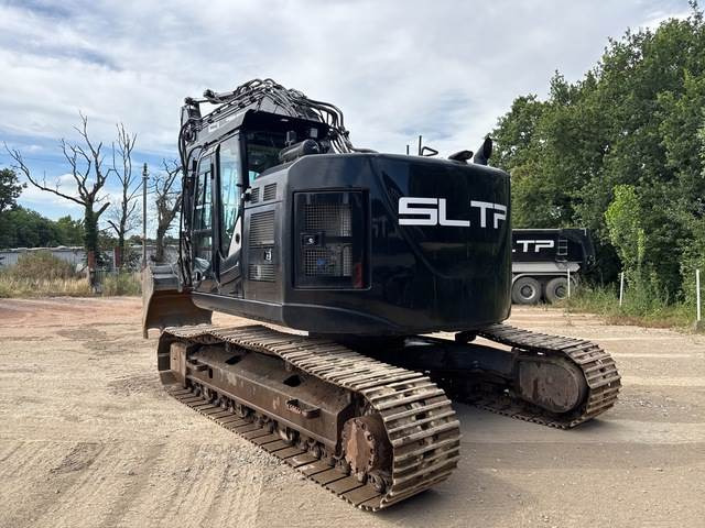 Hitachi ZX225USLC-6 - Pelle sur chenille: photos 3 Hitachi ZX225USLC-6 - Pelle sur chenille: photos 3