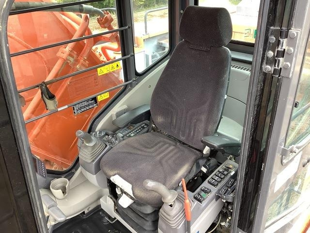 Pelle sur chenille Hitachi EX1200-6: photos 18