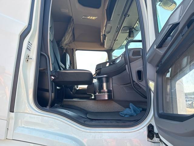 Camion fourgon DAF XF 530 FAN: photos 13