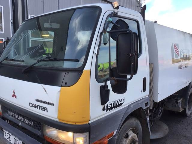 Balayeuse de voirie Mitsubishi Canter: photos 9