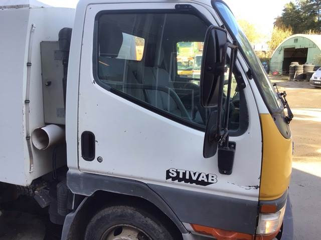Balayeuse de voirie Mitsubishi Canter: photos 20