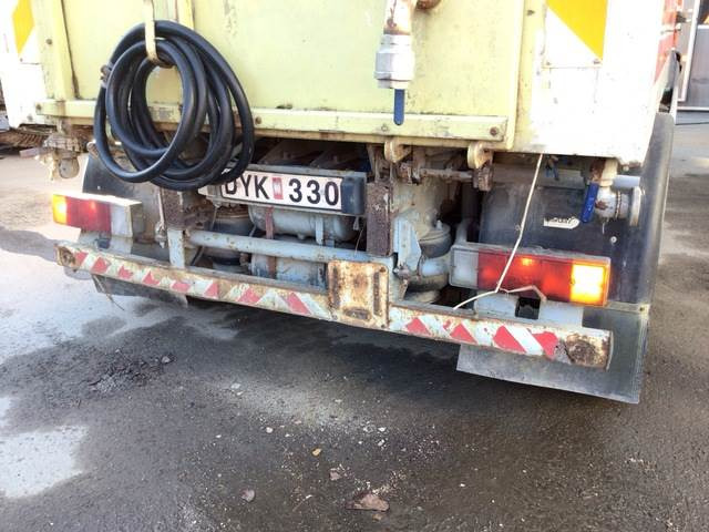 Balayeuse de voirie Volvo FL611: photos 20