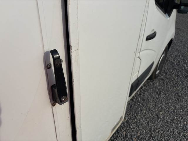 Fourgon utilitaire Renault Master 2.3DCI: photos 10