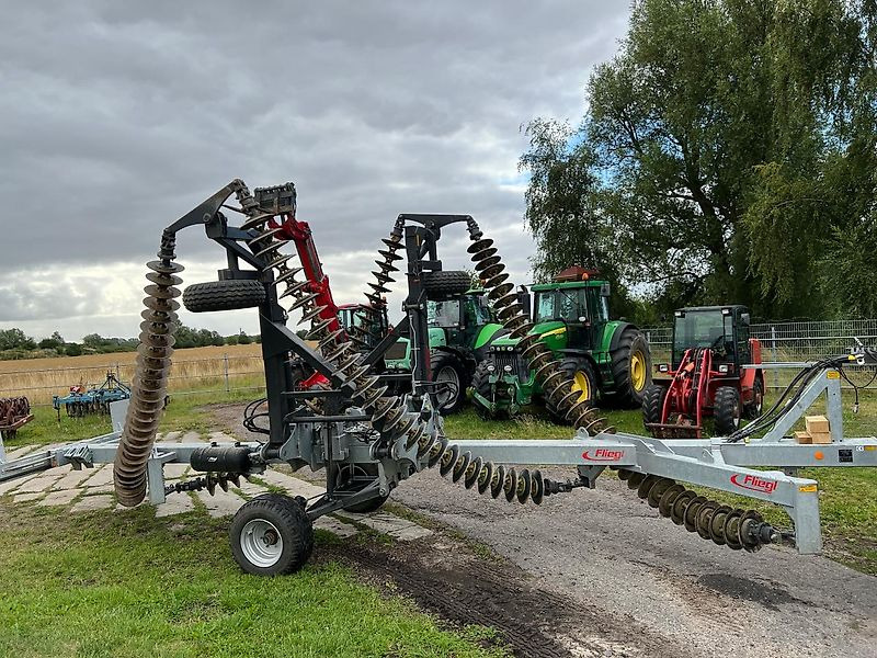 Fliegl KSE 680 Kettenscheibenegge - Cover crop: photos 5 Fliegl KSE 680 Kettenscheibenegge - Cover crop: photos 5