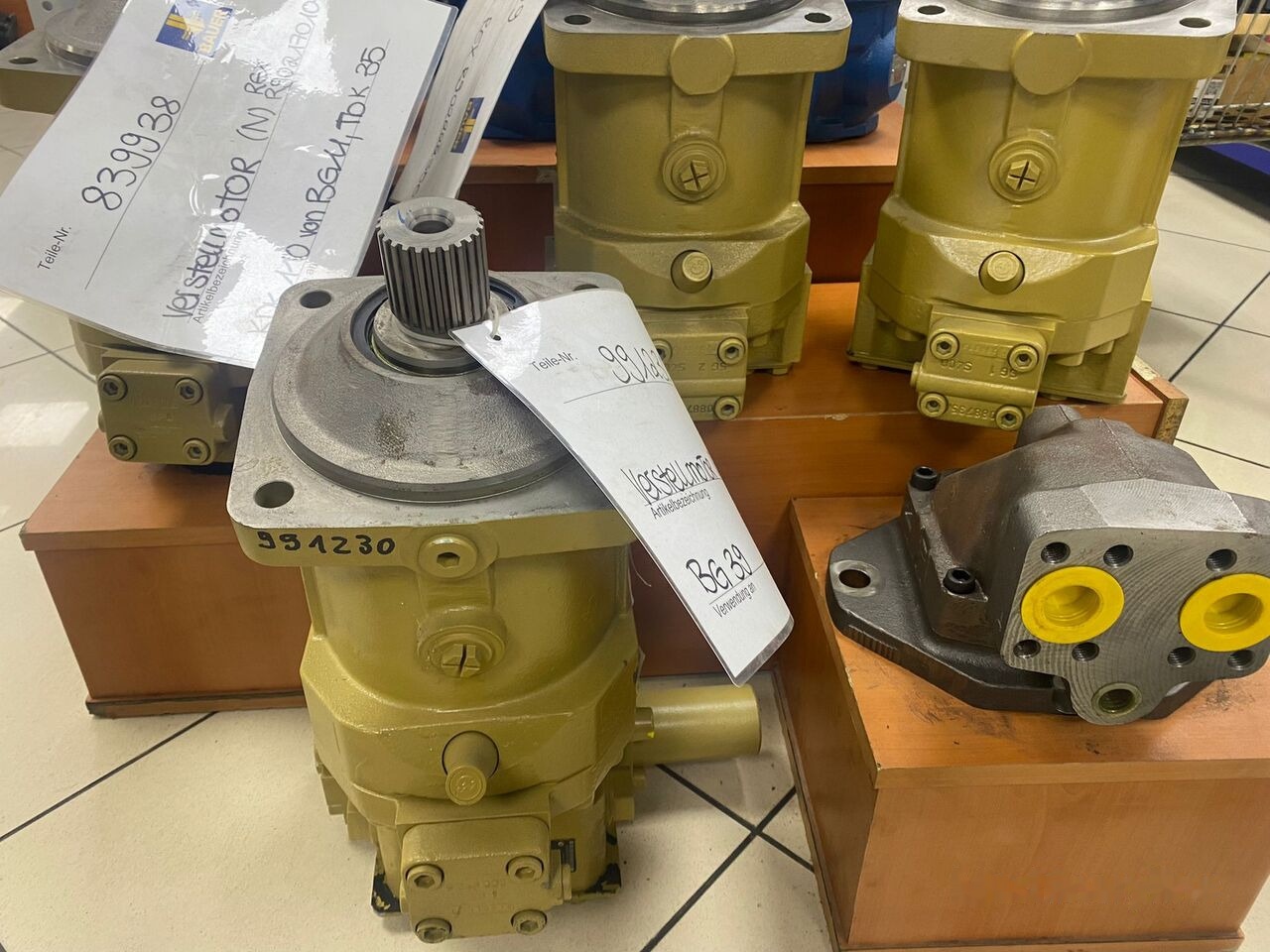 Rexroth KDK110 VON BGM, 35 R902170107 for pile driver - Moteur hydraulique: photos 1 Rexroth KDK110 VON BGM, 35 R902170107 for pile driver - Moteur hydraulique: photos 1
