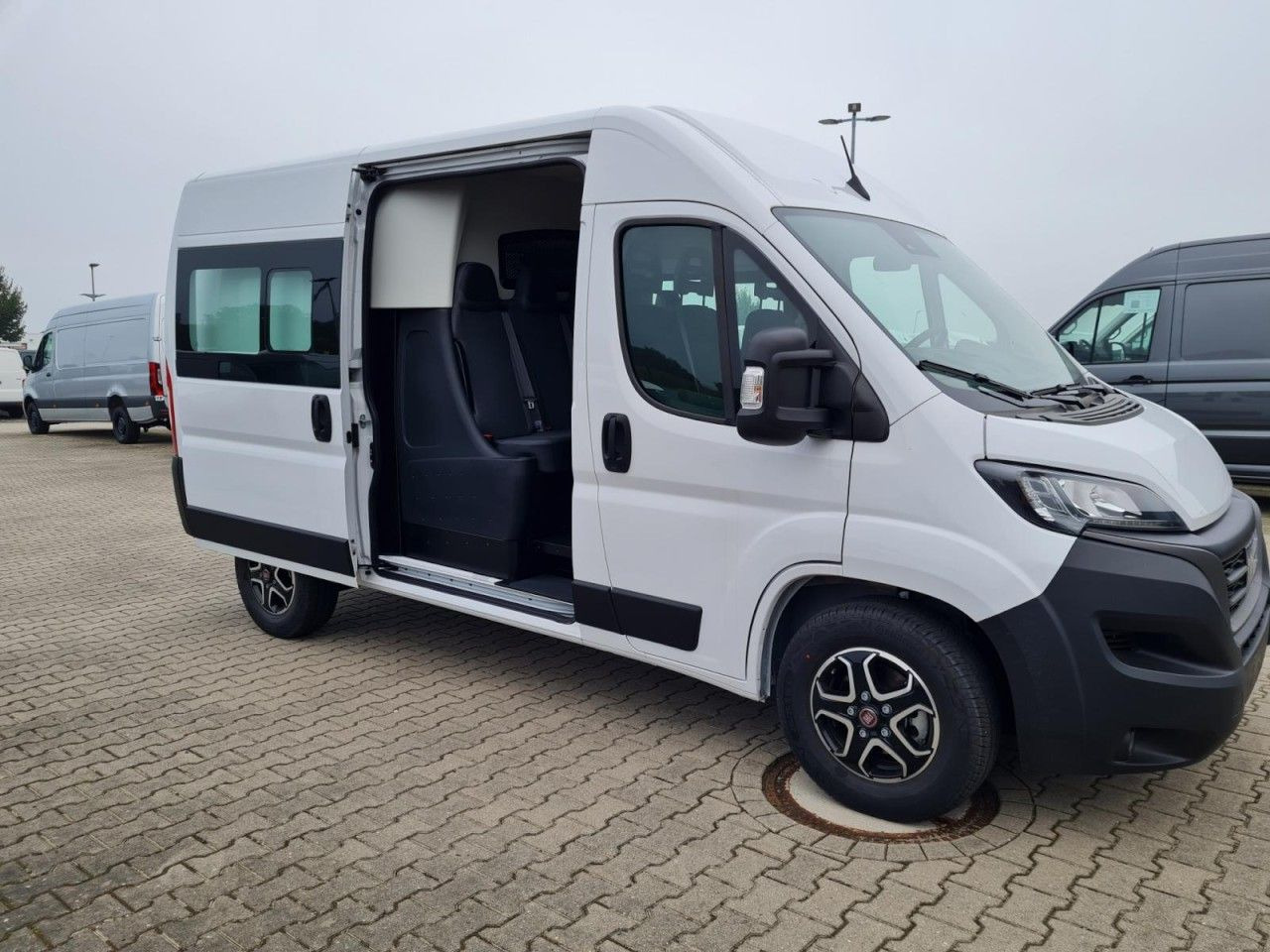 Fiat Ducato 35 Kasten Doka 7-Sitze Maxi L2H2 ALU TEMP - Fourgon utilitaire, Utilitaire double cabine: photos 3 Fiat Ducato 35 Kasten Doka 7-Sitze Maxi L2H2 ALU TEMP - Fourgon utilitaire, Utilitaire double cabine: photos 3