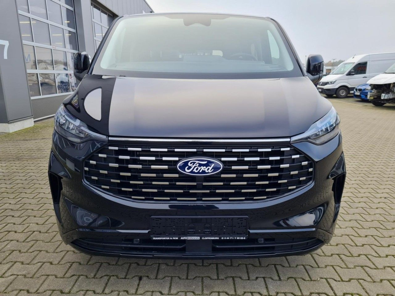 Ford Tourneo Custom 320 L2 Titanium 9 Sitze STANDHZ - Transport de personnes: photos 2 Ford Tourneo Custom 320 L2 Titanium 9 Sitze STANDHZ - Transport de personnes: photos 2