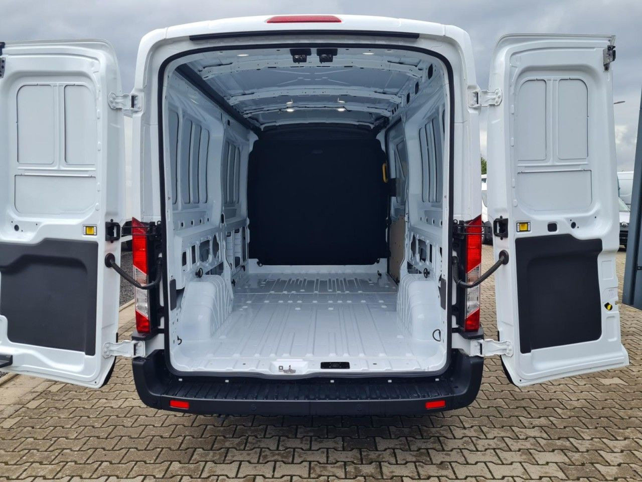Fourgonnette Ford Transit Kasten TDCi L3H2 Trend Klima, Tempomat: photos 16