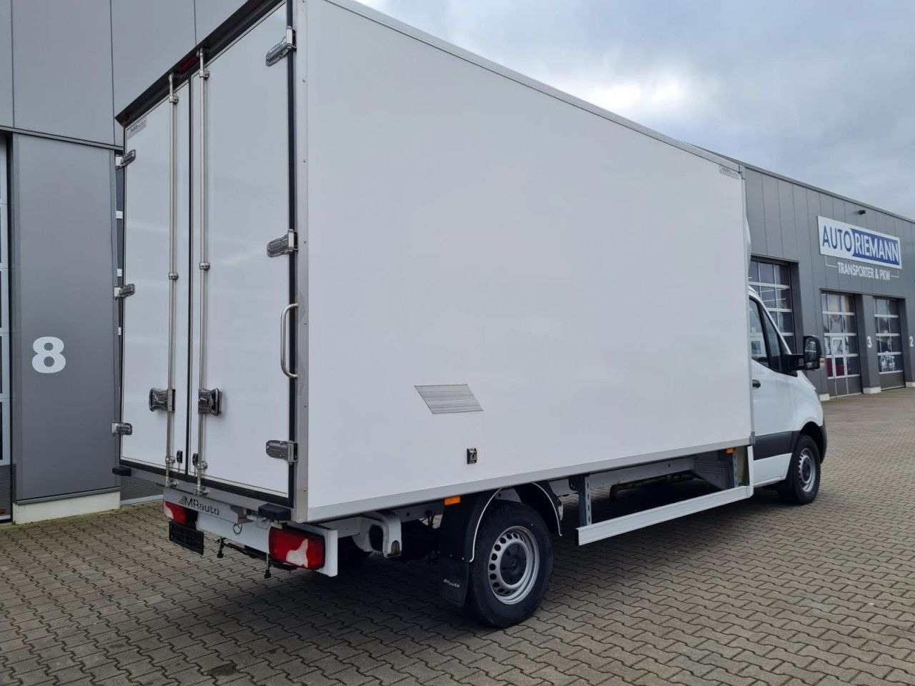 Mercedes-Benz Sprinter 315 Koffer lang MBux KLIMA NAVI TEMPOMA - Fourgon grand volume: photos 4 Mercedes-Benz Sprinter 315 Koffer lang MBux KLIMA NAVI TEMPOMA - Fourgon grand volume: photos 4