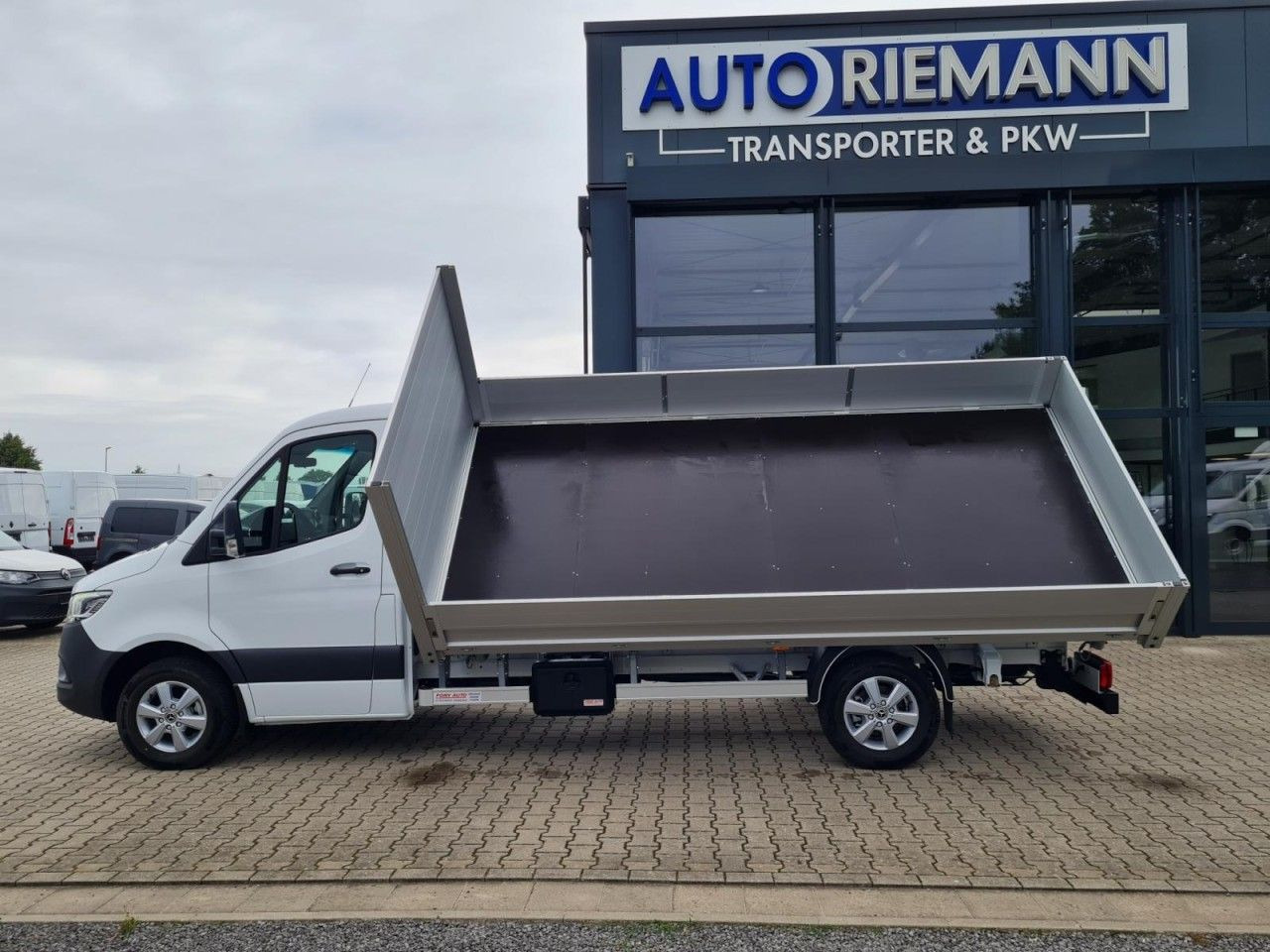 Mercedes-Benz Sprinter 317 CDI 3 Seiten kipper RWD AHK LED NAV - Utilitaire benne: photos 2 Mercedes-Benz Sprinter 317 CDI 3 Seiten kipper RWD AHK LED NAV - Utilitaire benne: photos 2