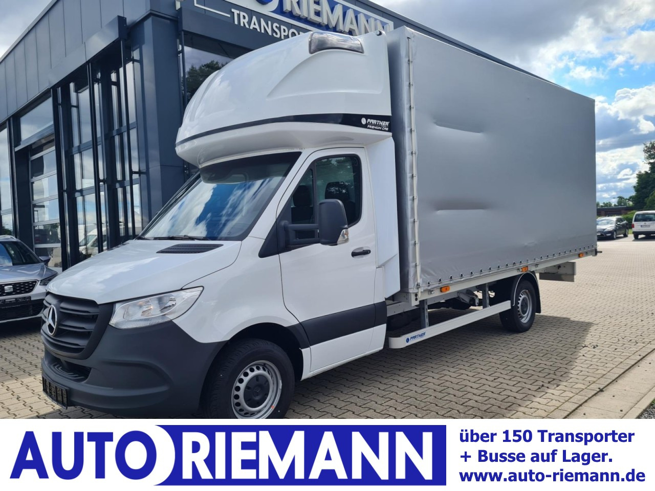 Mercedes-Benz Sprinter 317 Pritsche Plane Schlafkab RWD 10 Pal - Utilitaire rideaux coulissants (PLSC): photos 1 Mercedes-Benz Sprinter 317 Pritsche Plane Schlafkab RWD 10 Pal - Utilitaire rideaux coulissants (PLSC): photos 1