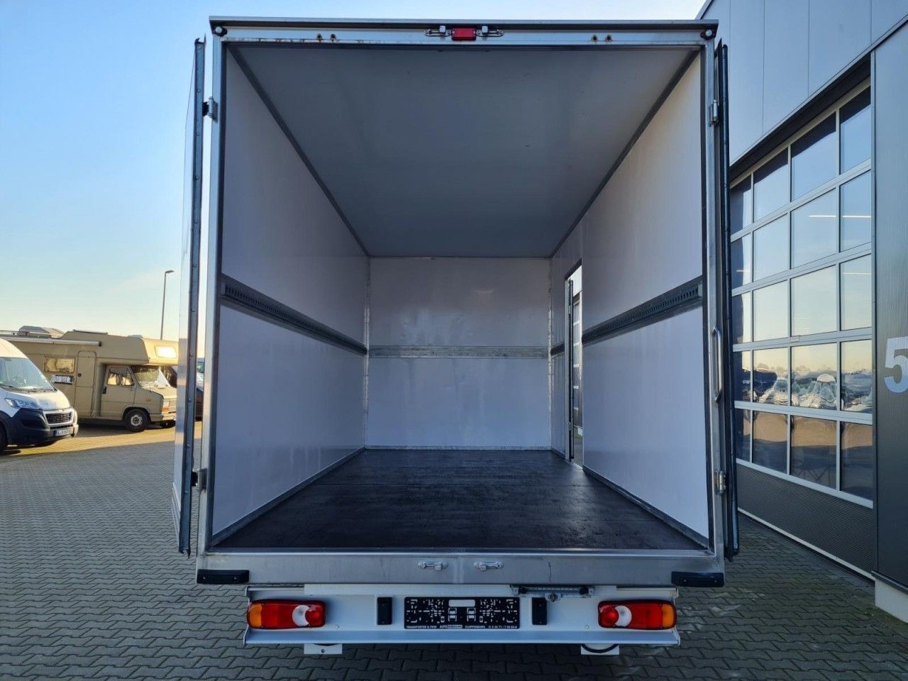 Peugeot Boxer 3.5t Koffer lang L4 ERGO KLIMA KOMFORT TEM - Fourgon grand volume: photos 5 Peugeot Boxer 3.5t Koffer lang L4 ERGO KLIMA KOMFORT TEM - Fourgon grand volume: photos 5