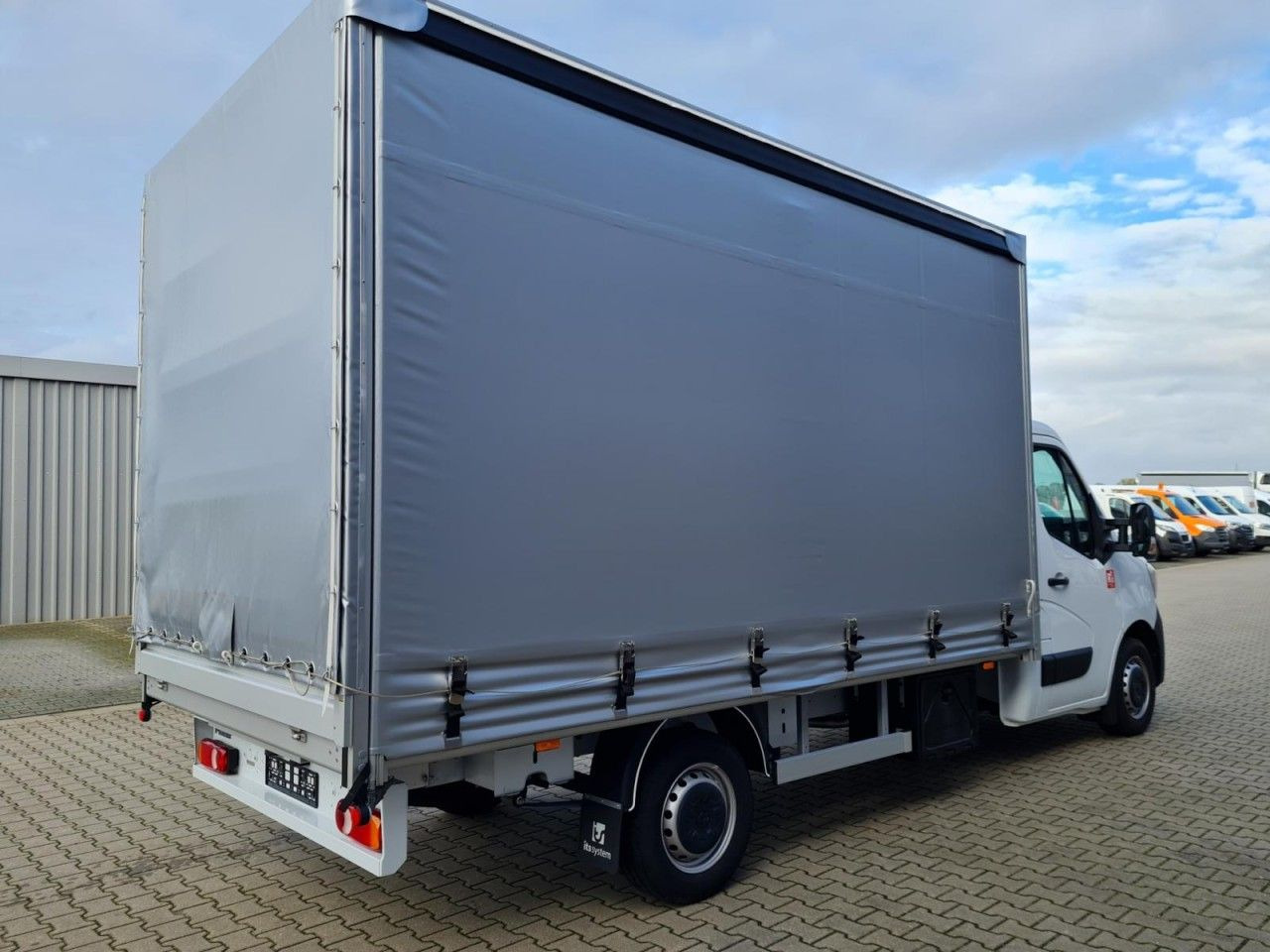 Renault Master 3,5t Pritsche Schiebe Plane ERGO KLIMA TE - Utilitaire rideaux coulissants (PLSC): photos 2 Renault Master 3,5t Pritsche Schiebe Plane ERGO KLIMA TE - Utilitaire rideaux coulissants (PLSC): photos 2