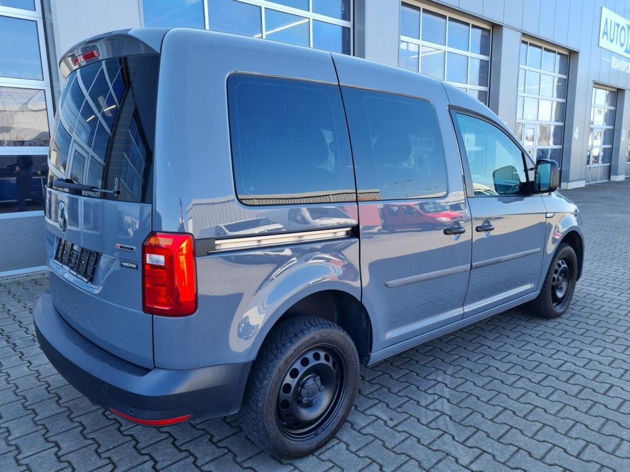 Volkswagen Caddy Kombi 4Motion TDi 5-Sitze KLIMA STHZ TEMPO - Transport de personnes: photos 4 Volkswagen Caddy Kombi 4Motion TDi 5-Sitze KLIMA STHZ TEMPO - Transport de personnes: photos 4