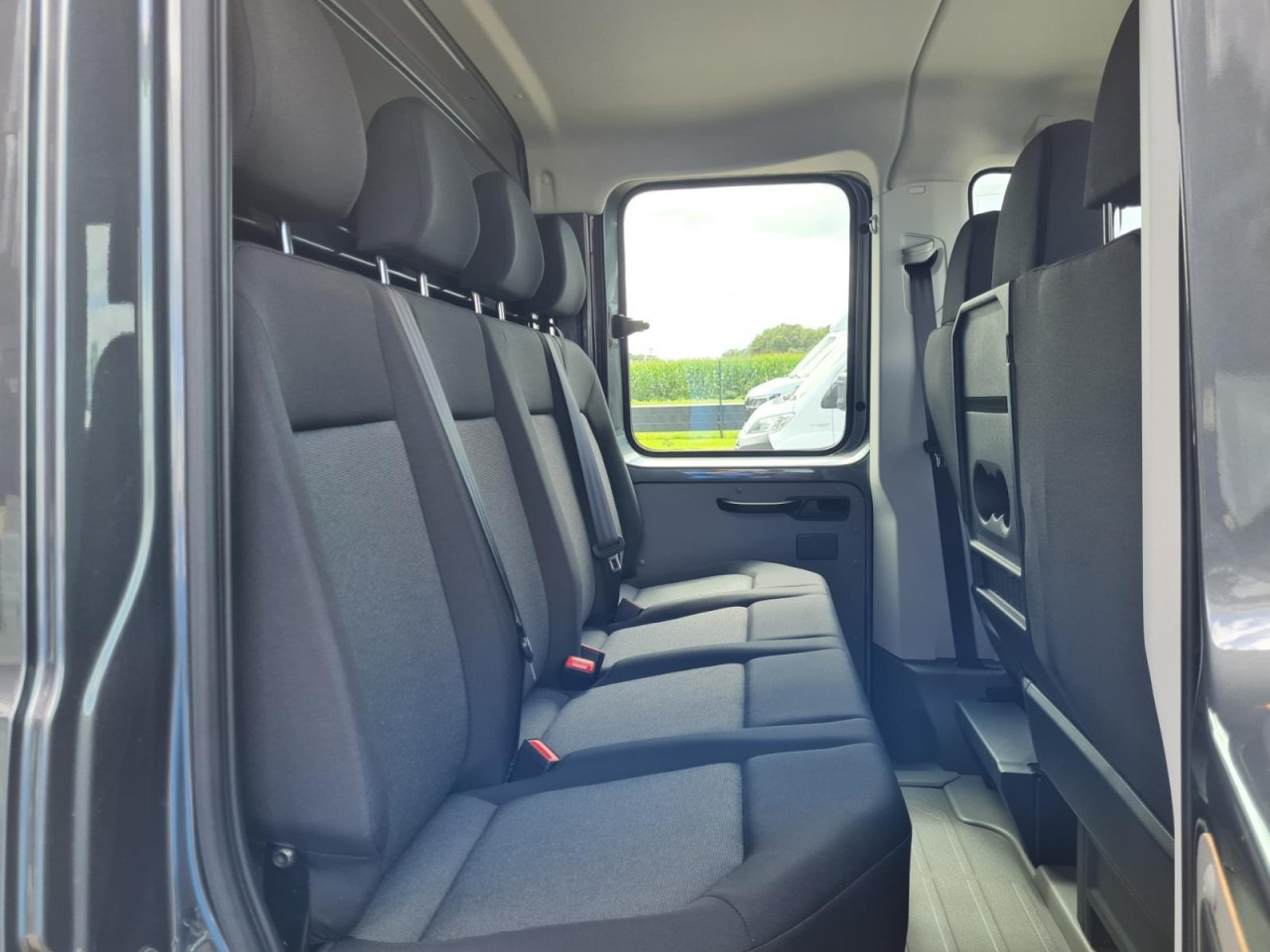 Volkswagen Crafter 35 DOKA 7-Sitze Maxi L4 KLIMA TEMPOMAT - Utilitaire plateau, Utilitaire double cabine: photos 4 Volkswagen Crafter 35 DOKA 7-Sitze Maxi L4 KLIMA TEMPOMAT - Utilitaire plateau, Utilitaire double cabine: photos 4