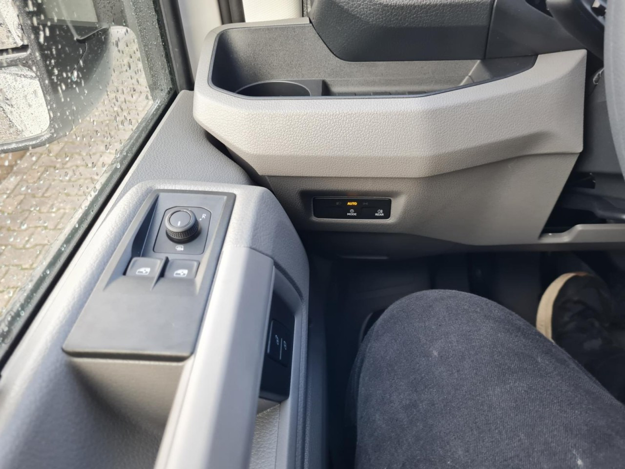 Utilitaire plateau, Utilitaire double cabine neuf Volkswagen Crafter 35 Doka TDI Pritsche MR KLIMA TEMPOMAT: photos 17 Utilitaire plateau, Utilitaire double cabine neuf Volkswagen Crafter 35 Doka TDI Pritsche MR KLIMA TEMPOMAT: photos 17