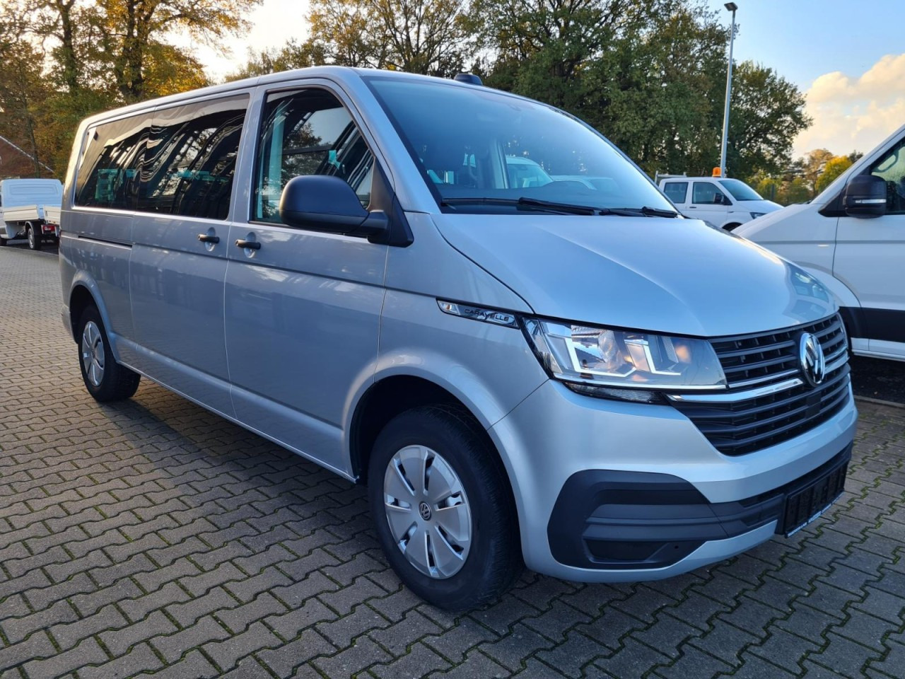 Volkswagen T6.1 Caravelle TDI lang 9 Sitzer 2 Schiebetüren Trendl. - Minibus, Transport de personnes: photos 3 Volkswagen T6.1 Caravelle TDI lang 9 Sitzer 2 Schiebetüren Trendl. - Minibus, Transport de personnes: photos 3
