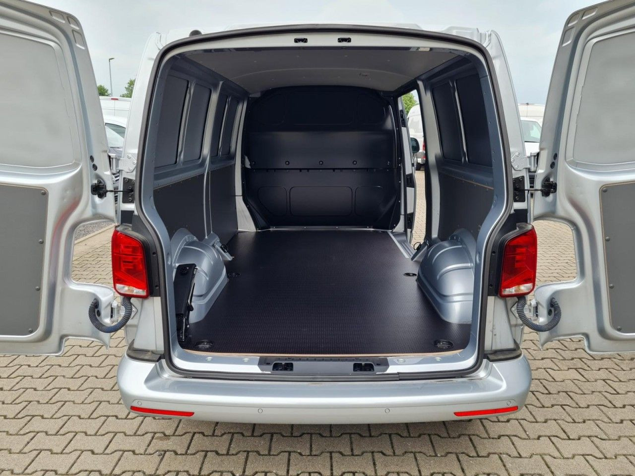 Volkswagen T6.1 Kasten TDI lang DSG LED KAMERA TEMPOMAT - Fourgonnette: photos 5 Volkswagen T6.1 Kasten TDI lang DSG LED KAMERA TEMPOMAT - Fourgonnette: photos 5