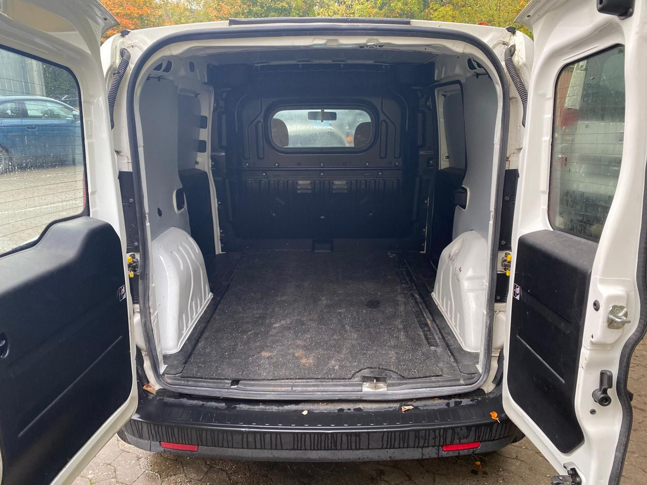 Fiat Doblo SX Kasten Cargo 1.3 Multijet Motorscha... - Transport de personnes: photos 5 Fiat Doblo SX Kasten Cargo 1.3 Multijet Motorscha... - Transport de personnes: photos 5
