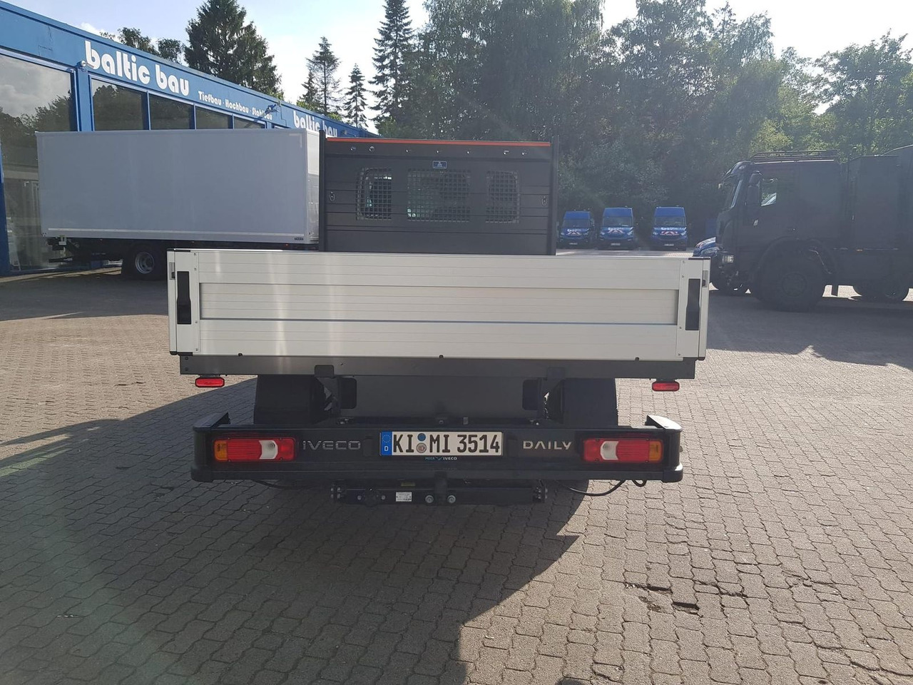 Iveco Daily 35S14HA8  Pritsche AHK 100 kW (136 PS),... - Utilitaire plateau: photos 4 Iveco Daily 35S14HA8  Pritsche AHK 100 kW (136 PS),... - Utilitaire plateau: photos 4