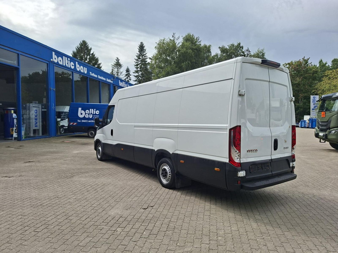 Iveco Daily 35S16V Klima 4100 115 kW (156 PS), Auto... - Fourgon utilitaire: photos 3 Iveco Daily 35S16V Klima 4100 115 kW (156 PS), Auto... - Fourgon utilitaire: photos 3