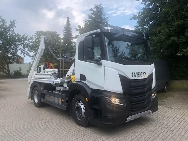 Iveco X-WAY AD200X40/P ON Meiller Absetzkipper AK ... - Camion multibenne: photos 1 Iveco X-WAY AD200X40/P ON Meiller Absetzkipper AK ... - Camion multibenne: photos 1