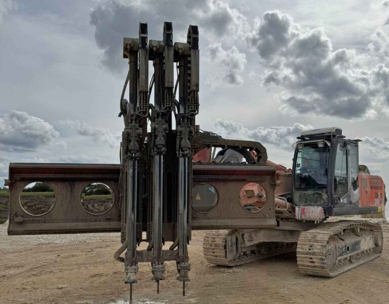 Hitachi ZX280 LCN-3 with Wimmer Drilling Rig / Wimmer Sprenglochbohrgerät - Foreuse: photos 1 Hitachi ZX280 LCN-3 with Wimmer Drilling Rig / Wimmer Sprenglochbohrgerät - Foreuse: photos 1