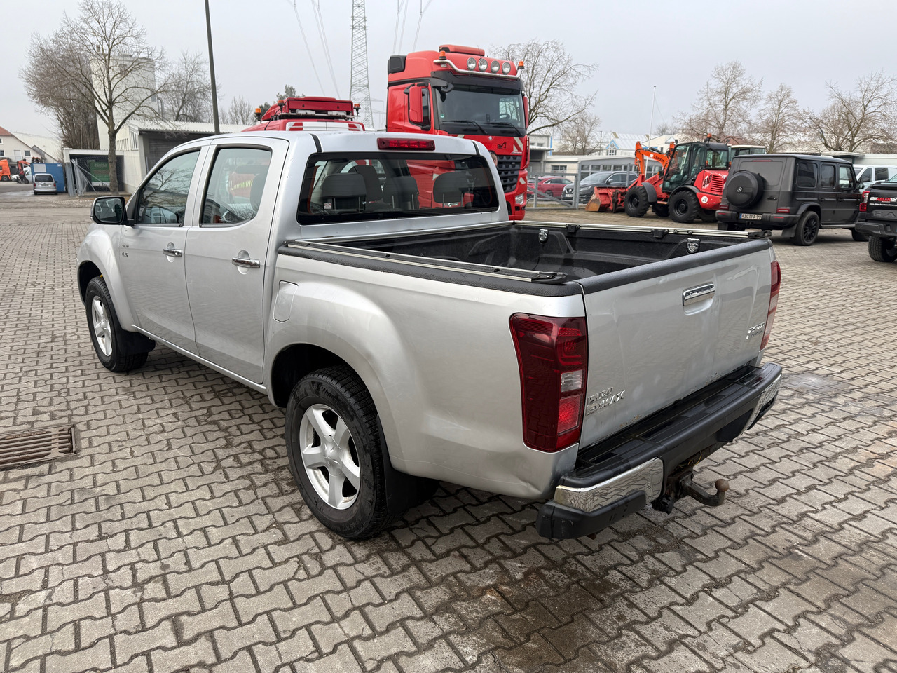 Isuzu DMAX 2,5 Pickup Automatik - Pick-up: photos 5 Isuzu DMAX 2,5 Pickup Automatik - Pick-up: photos 5