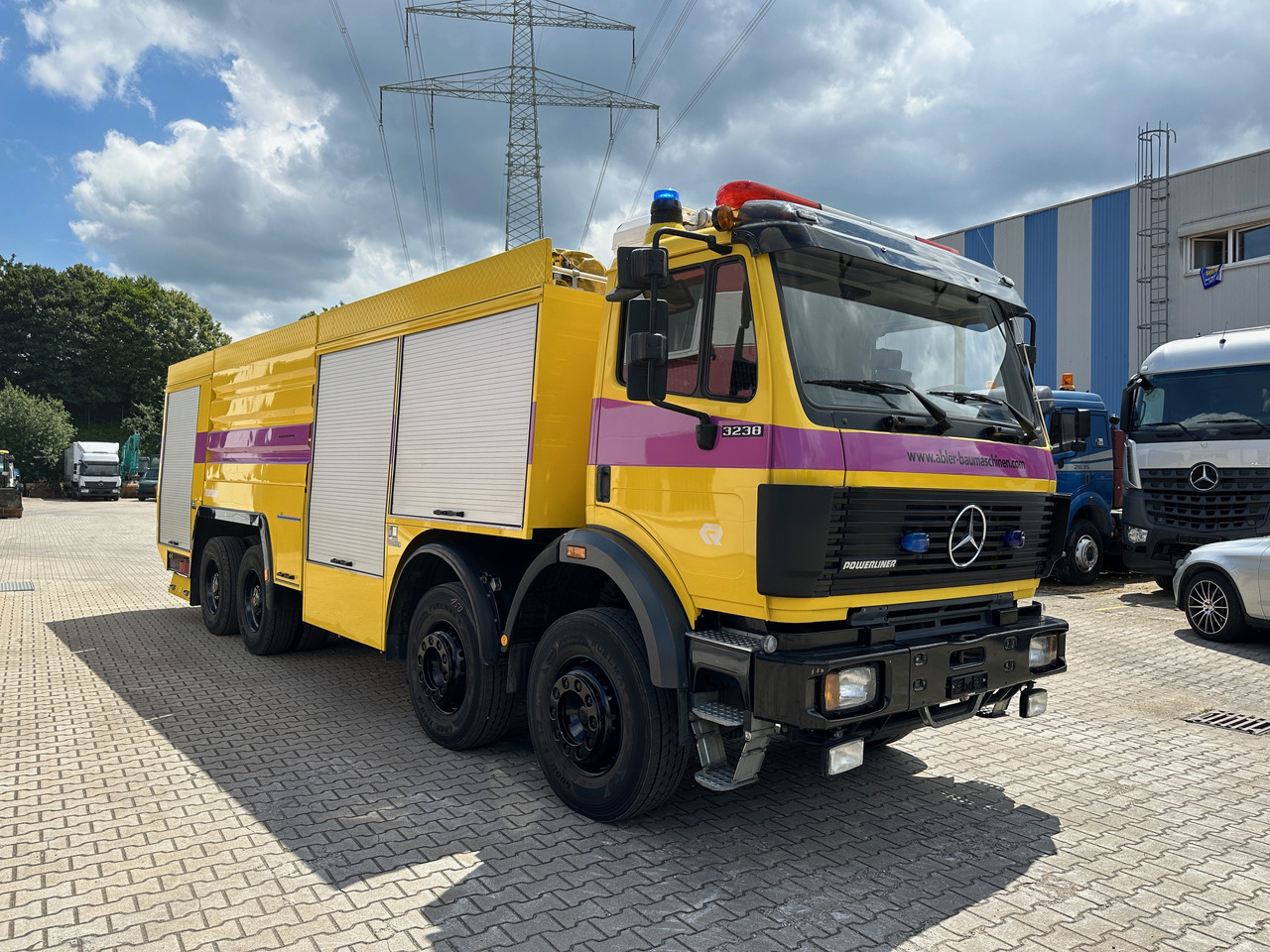 Mercedes-Benz 3238 SK Löschfahrzeug Rosenbauer Wasser + Schaum 66m Wurfweite - Camion de pompier: photos 3 Mercedes-Benz 3238 SK Löschfahrzeug Rosenbauer Wasser + Schaum 66m Wurfweite - Camion de pompier: photos 3