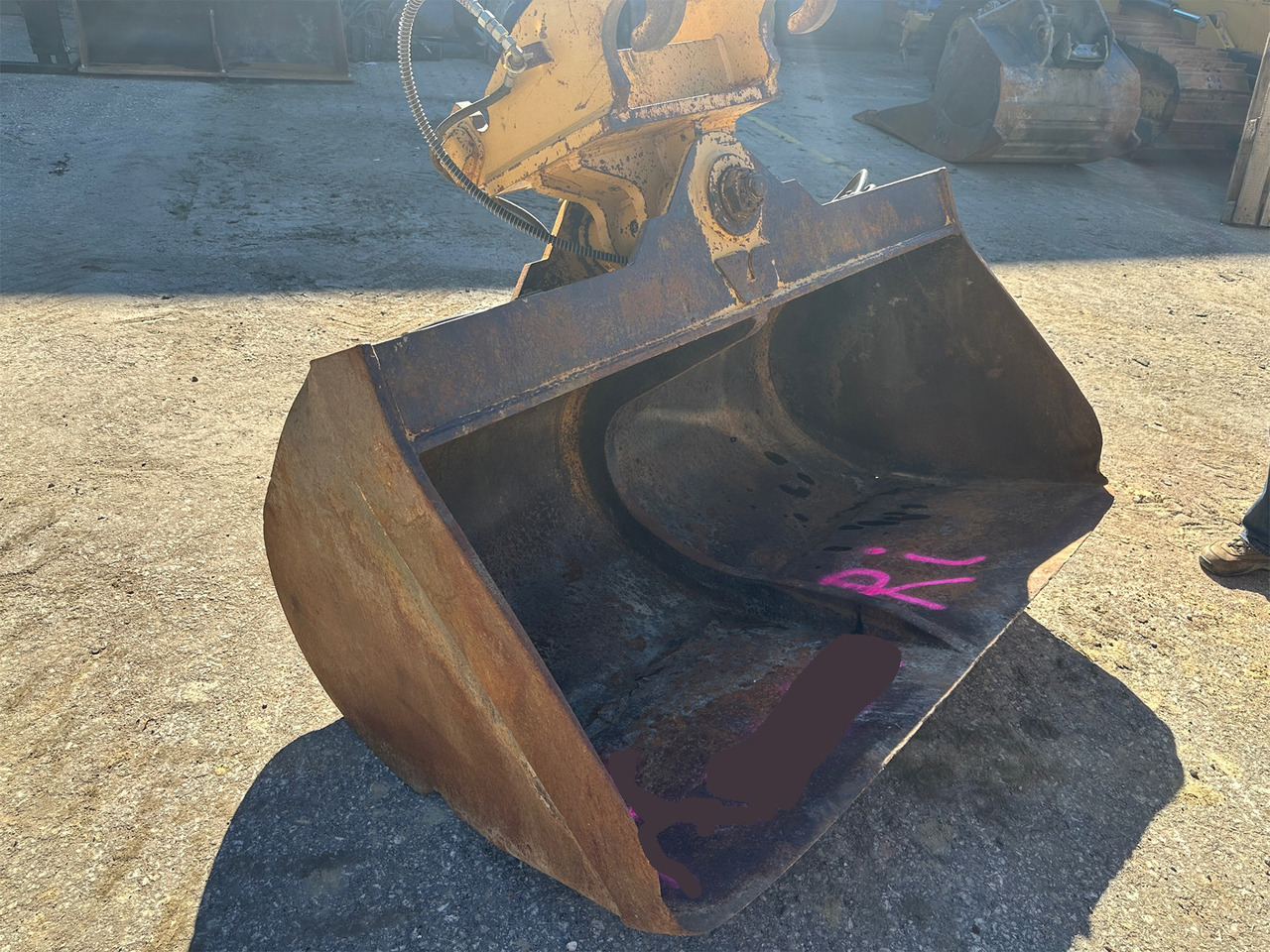 Verachtert CW 40S Schwenkbarer Tieflöffel 175 cm - Godet pour pelle pour Engins de chantier: photos 2 Verachtert CW 40S Schwenkbarer Tieflöffel 175 cm - Godet pour pelle pour Engins de chantier: photos 2