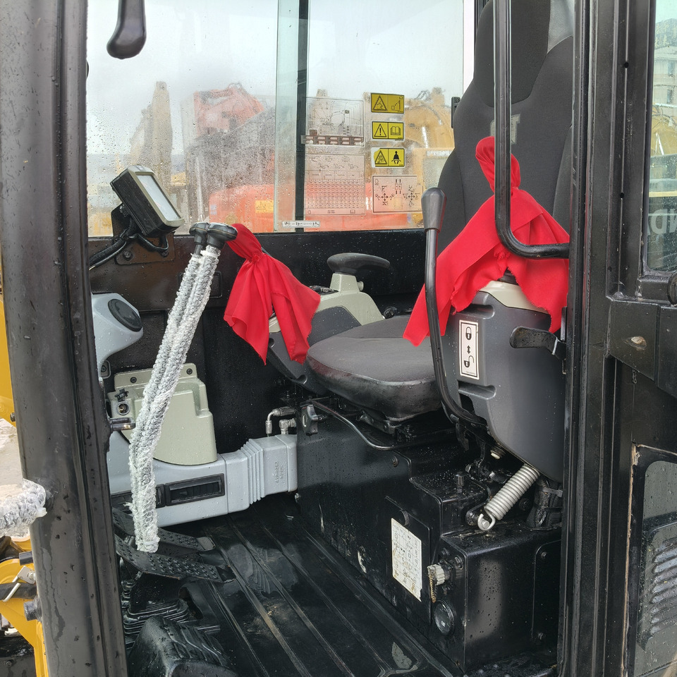 Mini pelle CATERPILLAR 306E2: photos 8 Mini pelle CATERPILLAR 306E2: photos 8