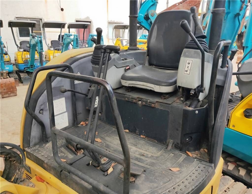 Mini pelle Caterpillar 303CR: photos 5