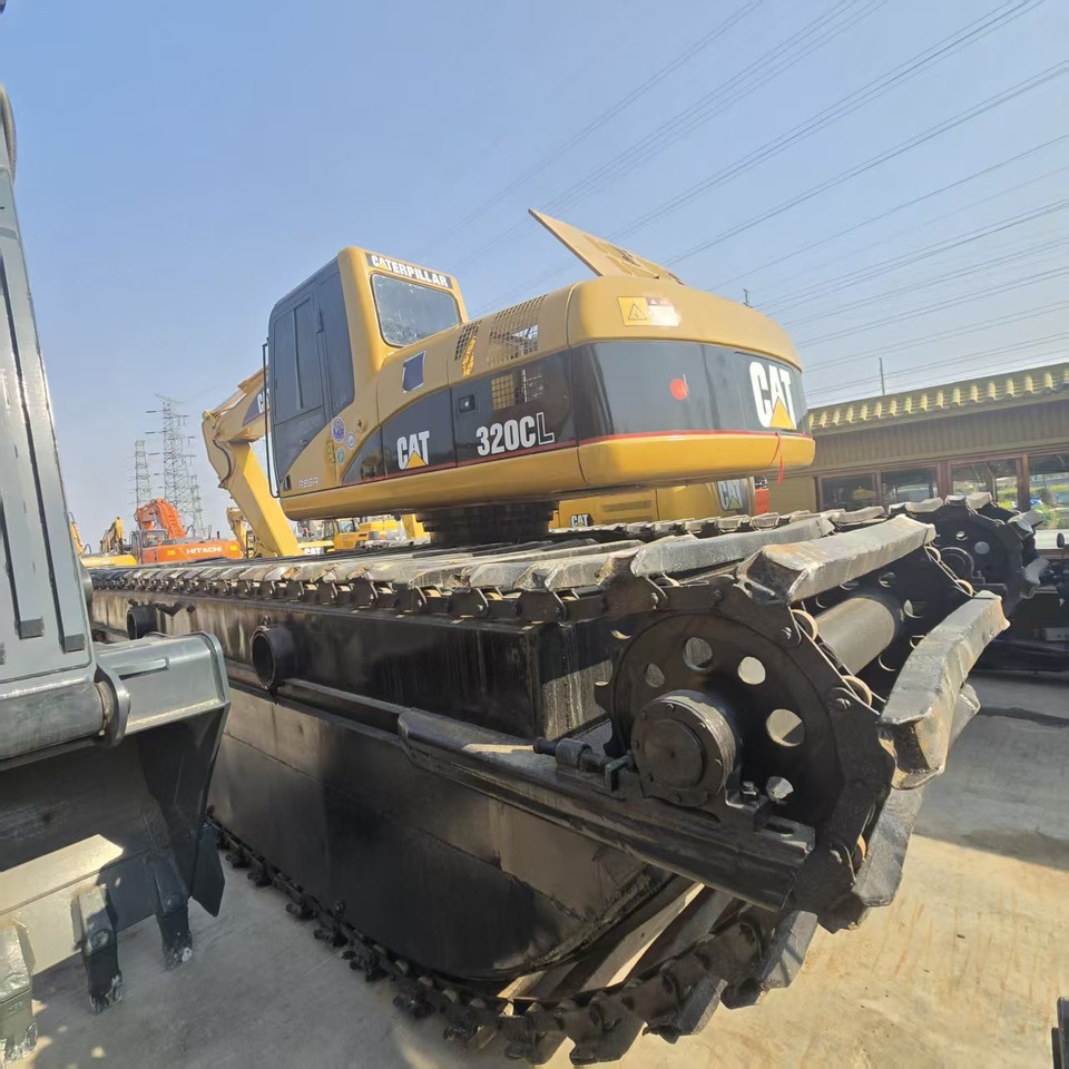 Caterpillar 320C - Excavatrice amphibie: photos 3 Caterpillar 320C - Excavatrice amphibie: photos 3