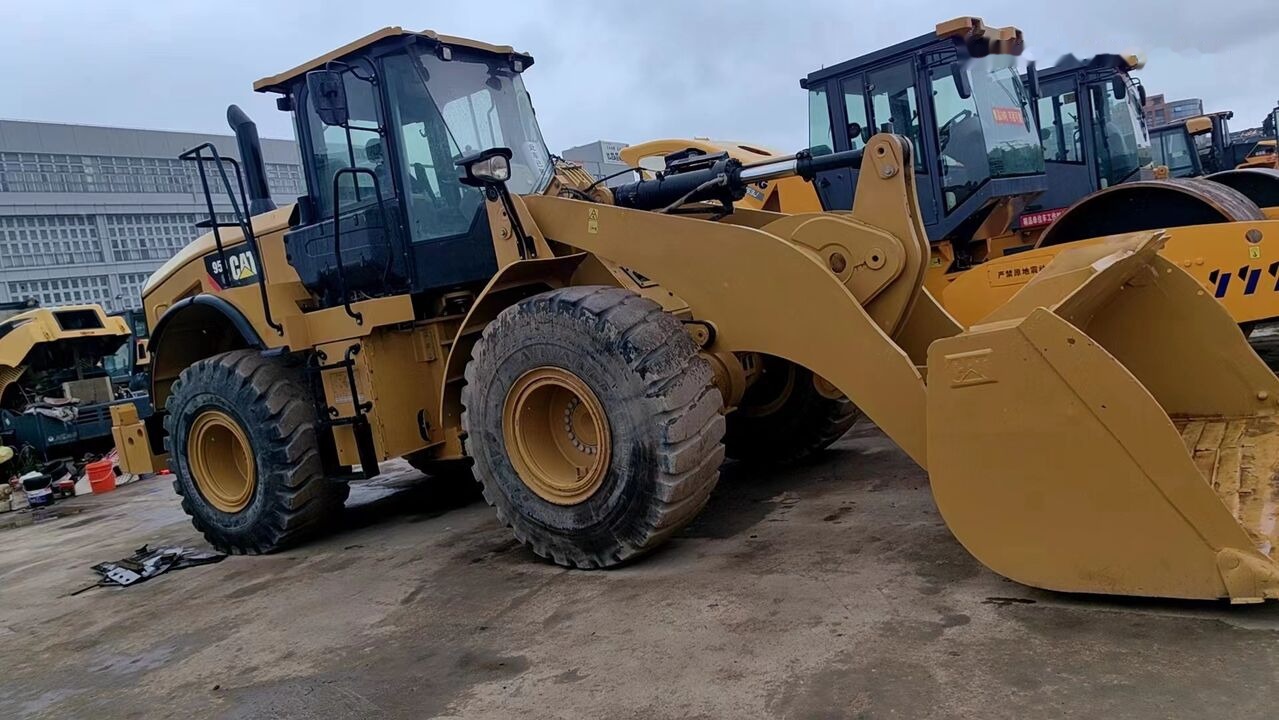 Caterpillar 950GC - Chargeuse sur pneus: photos 3 Caterpillar 950GC - Chargeuse sur pneus: photos 3