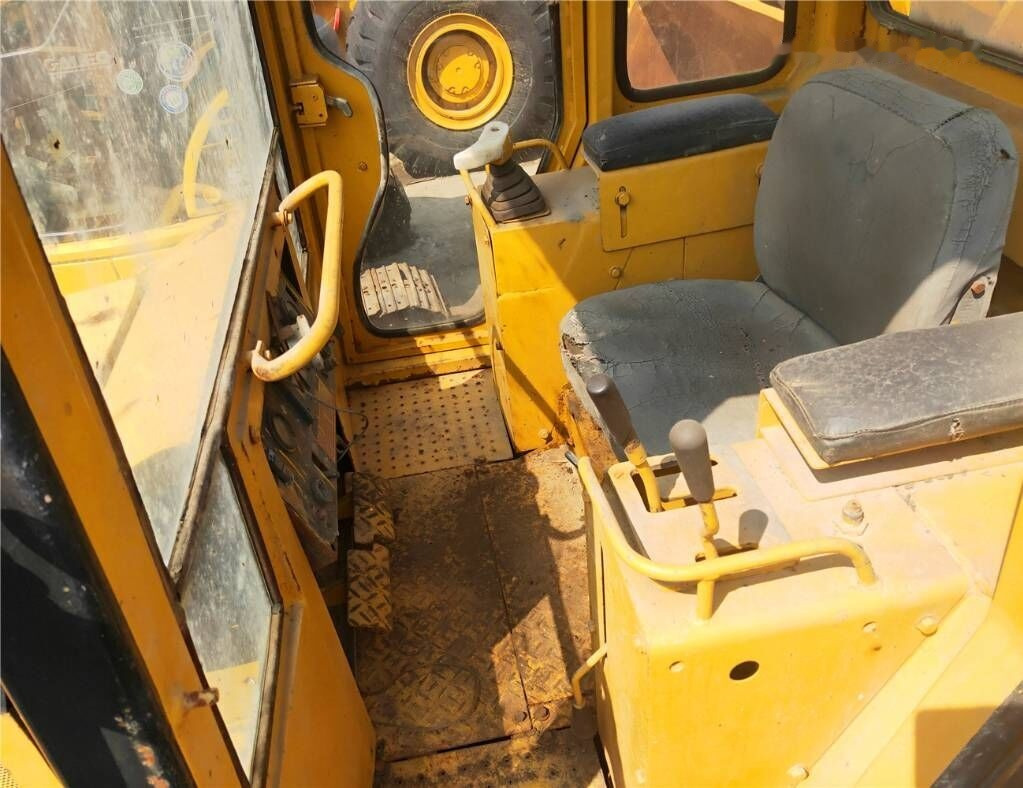 Caterpillar D 3 C - Bulldozer: photos 5 Caterpillar D 3 C - Bulldozer: photos 5