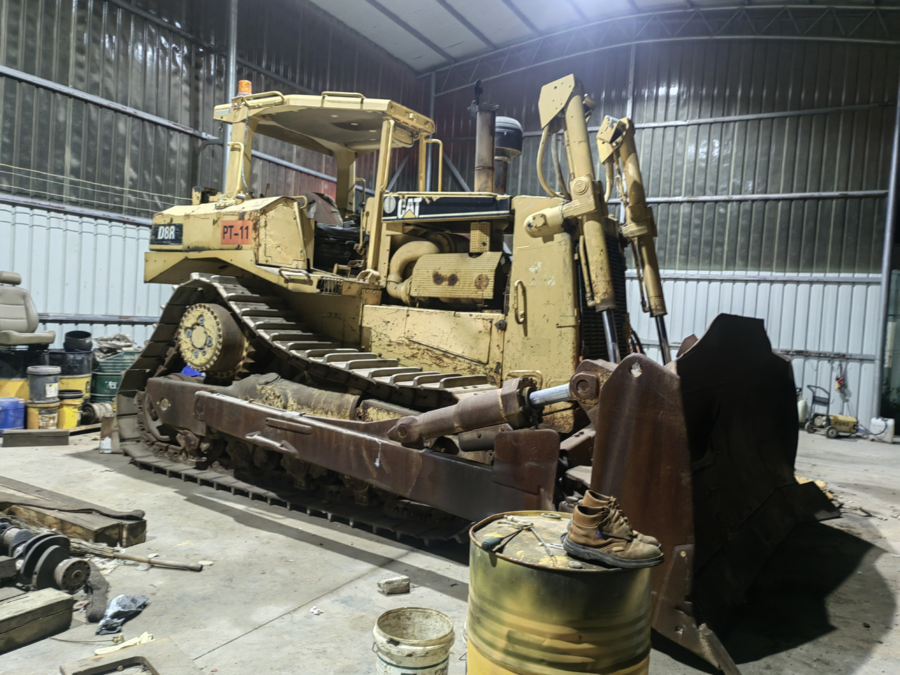 Caterpillar D8R - Bulldozer: photos 1 Caterpillar D8R - Bulldozer: photos 1