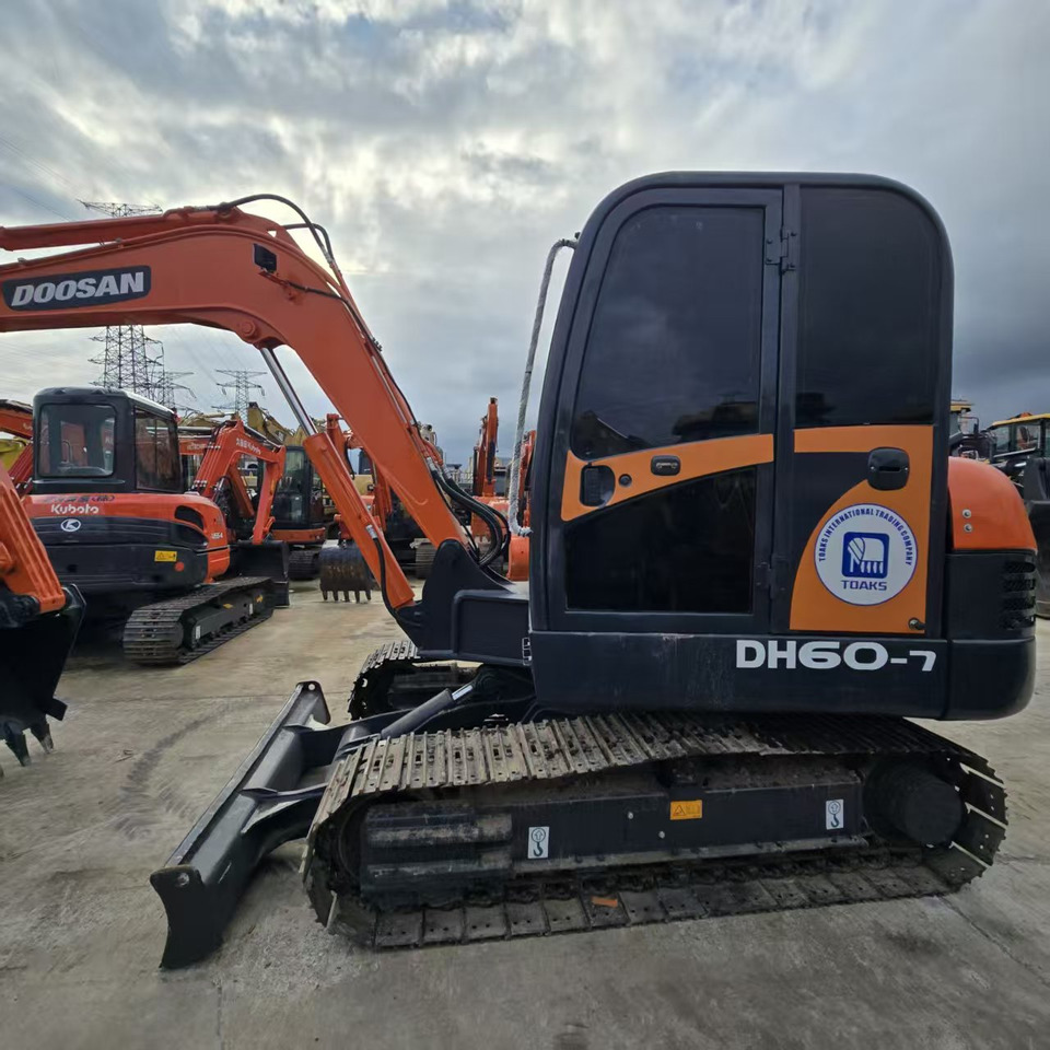 DOOSAN DH60 - Mini pelle: photos 5 DOOSAN DH60 - Mini pelle: photos 5