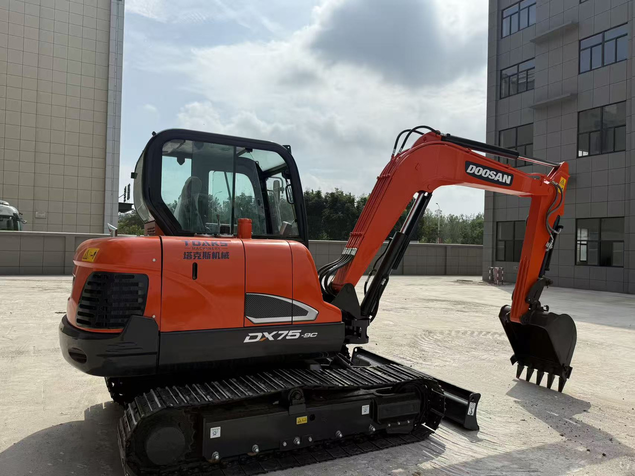 DOOSAN DX75 - Mini pelle: photos 3 DOOSAN DX75 - Mini pelle: photos 3