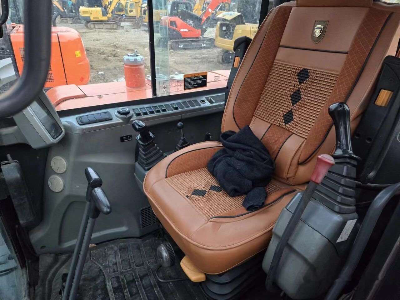 Doosan DX60-9 - Pelle sur chenille: photos 4 Doosan DX60-9 - Pelle sur chenille: photos 4